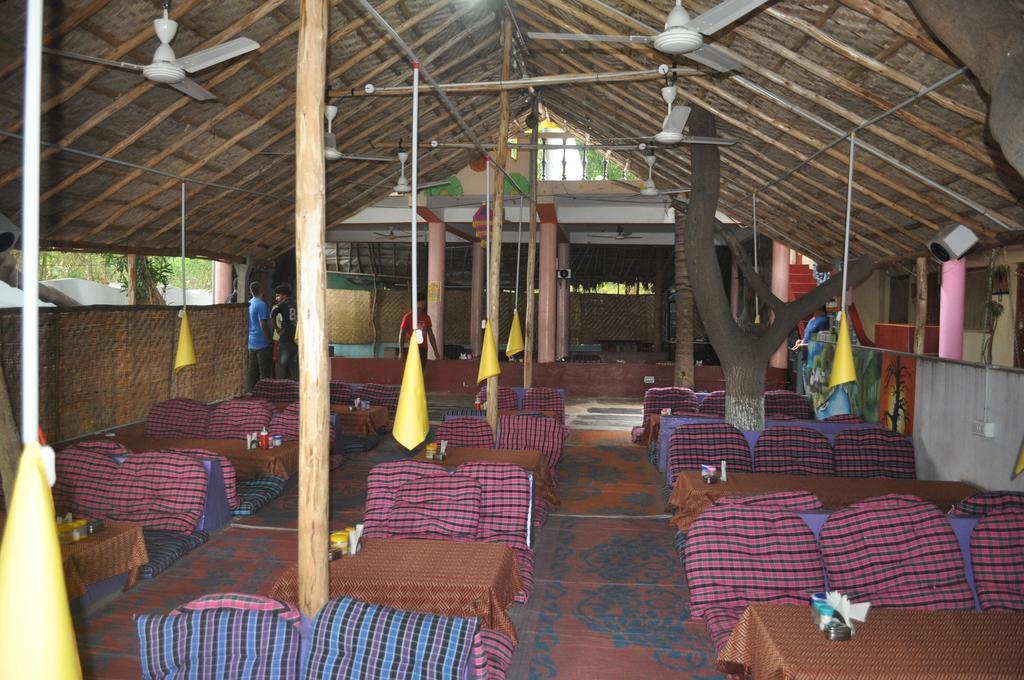 Uma Shankar Hampi Extérieur photo